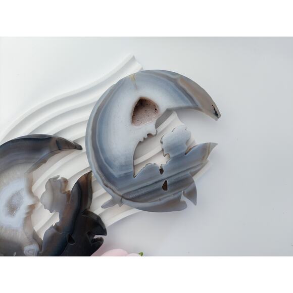 Druzy Agate Fairy on the Moon Crystal Carving - Picture 6 of 12